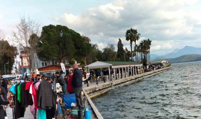 Köyceğiz'de ikinci el pazarı kuruldu