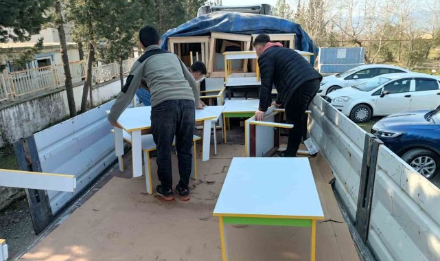Köyceğiz'de üretilen masa ve tabureler yola çıktı