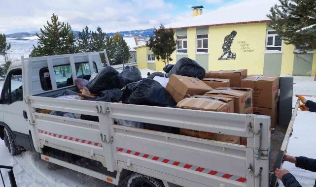 Köylüler bir olup depremzedeler için yardım topladılar