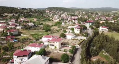 Köyü ortadan ayıran yarık