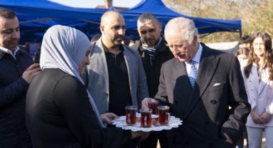 Kral Charles, İngiltere'deki Türkleri ve Suriyelileri ziyaret etti