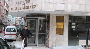 Kültür merkezi, depreme dayanıksız olduğu gerekçesiyle kapatıldı