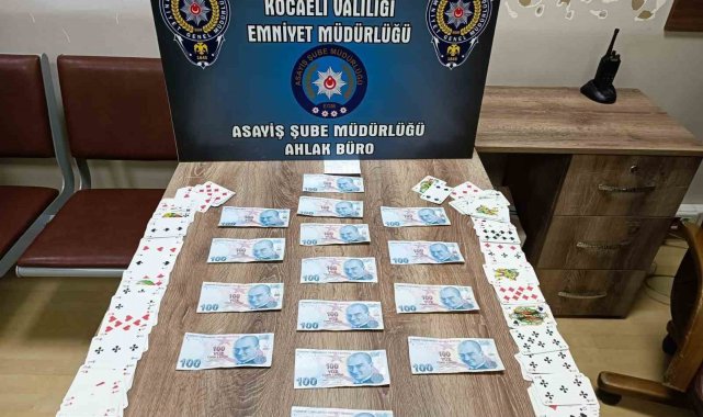 Kumar oynarken suçüstü yakalandılar
