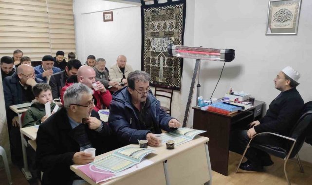 Kur'an-ı Kerim'i okumayı 8 günde öğreniyorlar