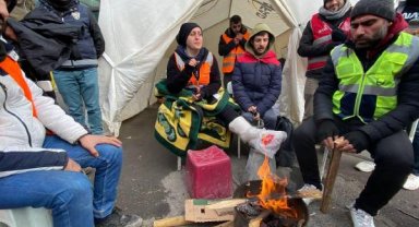Kurtarma çalışmasında ayağı kırılan AFAD gönüllüsü, kriz masasında devam ediyor