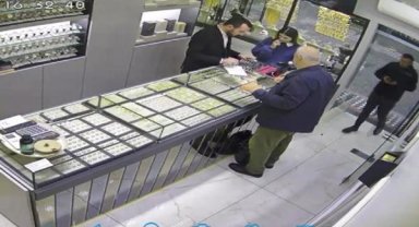 Kuyumcudan aldığı bilezikle kaçmaya çalışırken yakalandı 