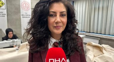 Lise öğretmenleri depremzedeler için çadır dikimine başladı