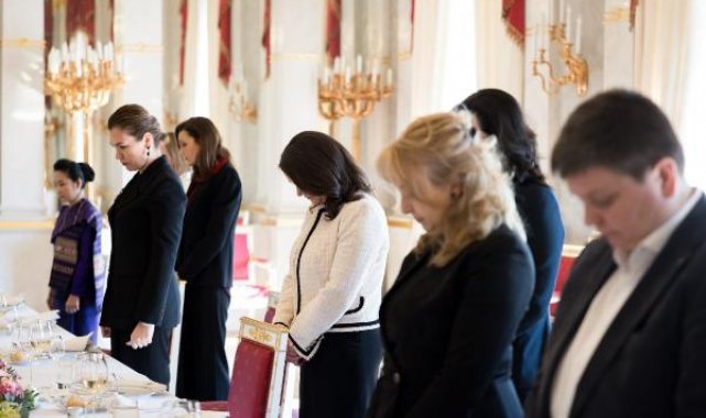 Macaristan Cumhurbaşkanı Novak, saygı duruşunda bulundu