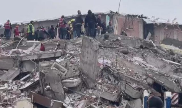Malatya'da 15 sporcu enkaz altında kaldı