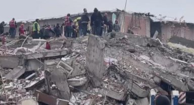 Malatya'da 15 sporcu enkaz altında kaldı