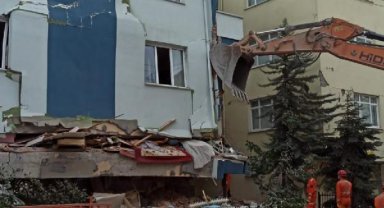 Malatya'da 5.6 büyüklüğünde deprem; hasarlı bazı binalar yıkıldı