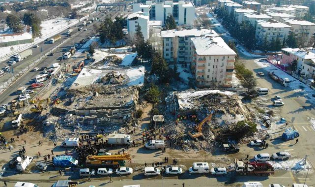 Malatya'da depremin altıncı gününde arama kurtarma çalışmaları havadan görüntülendi