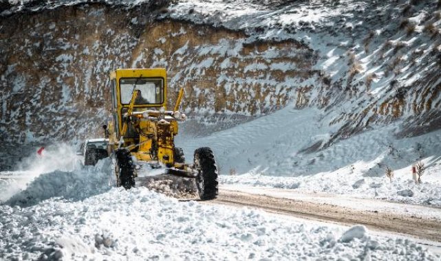 Malatya'da kardan kapanan 530 mahalle yolundan 200'ü açıldı
