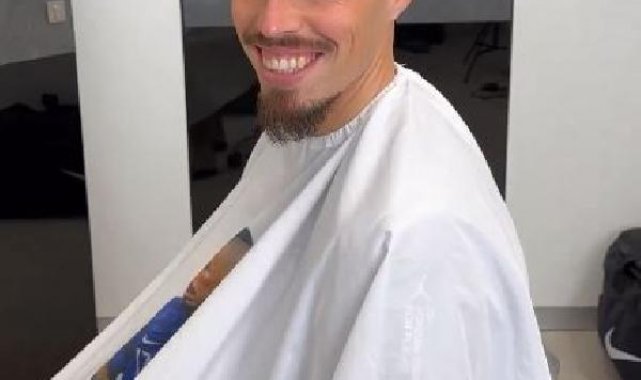 Marek Hamsik saçlarını kestirdi