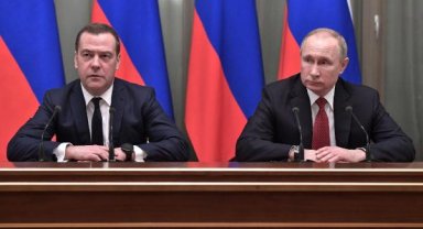 Medvedev: Rusya operasyonu durdurursa yok olur