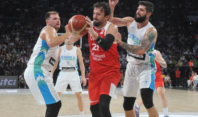 Milli basketbolcu Sertaç Şanlı'dan depremzedeler için yardım çağrısı