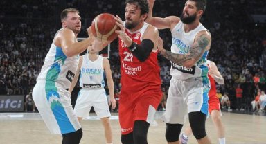 Milli basketbolcu Sertaç Şanlı'dan depremzedeler için yardım çağrısı
