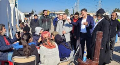 Milli Yol Partisi lideri Çayır, Osmaniye'deki depremzedeleri ziyaret etti