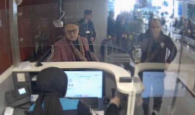 Modacı Barbaros Şansal İstanbul Havalimanı'nda gözaltına alındı