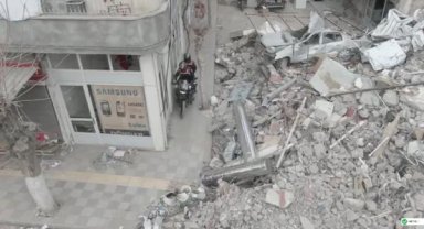 Motosikletli timlerin takibiyle hırsızlık şüphelilerin yakalanması, dron kamerasında