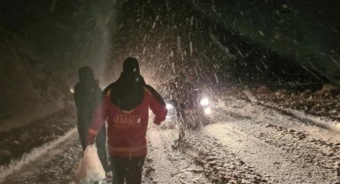 Muğla'da yolda mahsur kalanlara kumanya dağıtıldı