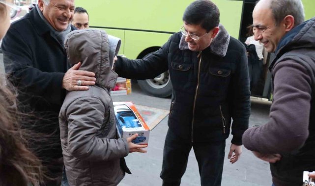 Nazilli'den 83'ü tır, 154 araç deprem bölgesine gönderildi