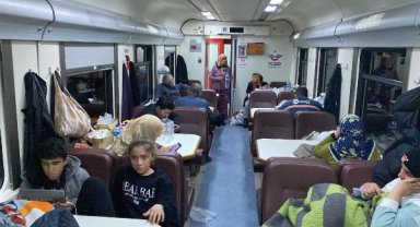 Osmaniye'de 1000 depremzede, tren vagonlarında misafir ediliyor