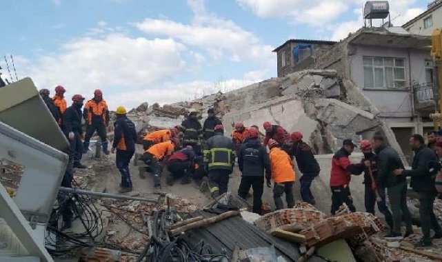 Osmaniye'de artçı deprem; 4 katlı bina yıkıldı