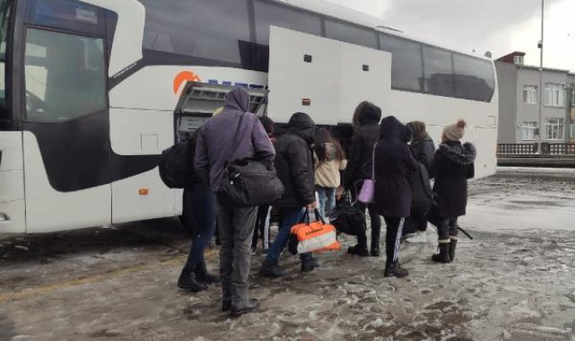 Otogarda afet bölgesi hareketliliği ; Otobüs firması 10 liraya taşıdı