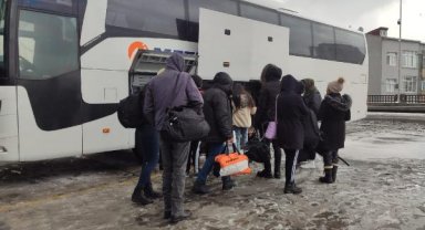 Otogarda afet bölgesi hareketliliği ; Otobüs firması 10 liraya taşıdı