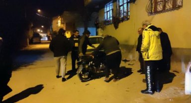 Otomobil ile motosiklet çarpıştı: 2 yaralı