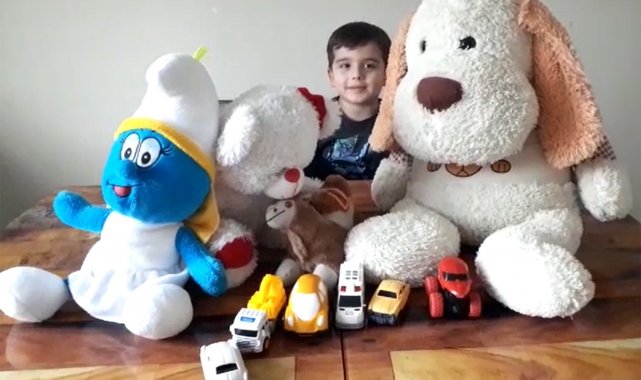 Oyuncaklarını depremzede arkadaşlarına gönderdiler