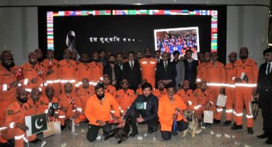 Pakistanlı 33 kişilik arama kurtarma ekibi törenle ülkelerine uğurlandı