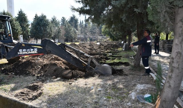 Payas'ta depremde hayatını kaybeden 22 kişi toprağa verildi