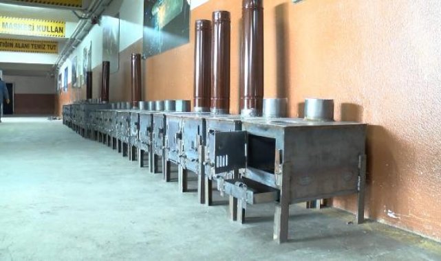 Pendik ve Ümraniye'de meslek liselerinden depremzedelere soba yardımı