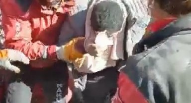 Polat çifti, 203 saat sonra 7 katlı binanın enkazından kurtarıldı