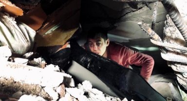 Polis memuru Ali, 24 saat sonra enkazdan yaralı kurtarıldı