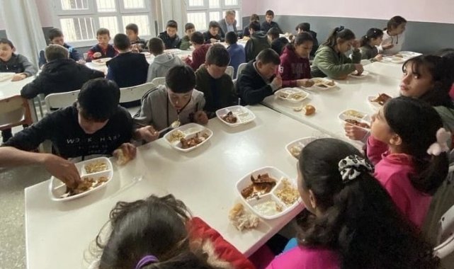 Pozantı'da öğrencilere ücretsiz yemek desteği