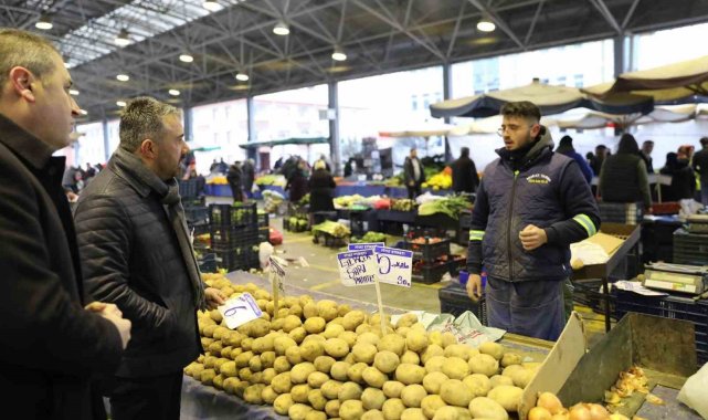 Pursaklar Belediye Başkanı Çetin'den pazar esnafına ziyaret