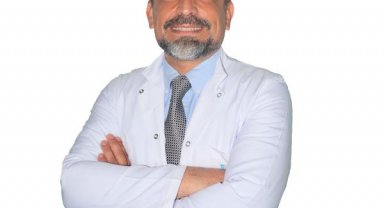 "Aşırı bilgisayar kullanımı göz seğirmesine yol açabilir"