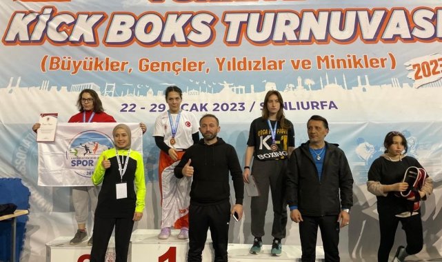 Rakiplerine ringi dar ettiler
