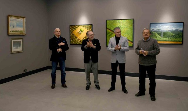 Ressam Gökçebağ'ın 'Geçmiş Uzun Sürer' isimli resim sergisi Ada Modern'de açıldı