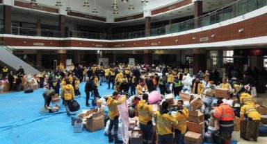 Samsun'da eski AVM binası depremzedeler için yardım merkezi oldu