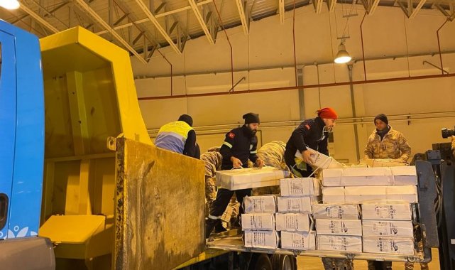 Sanayi Teknoloji Bakanlığı 250 adet duvar kırıcı iş makinesini deprem bölgesine gönderdi