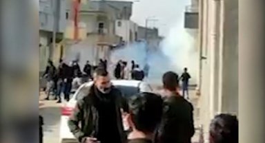 Şanlıurfa'da, 3 kişinin yaralandığı taşlı sopalı kavgaya biber gazlı müdahale
