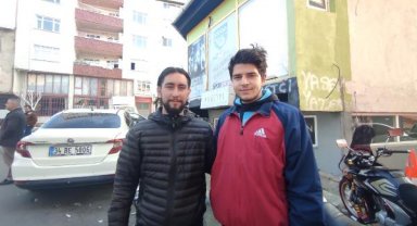 Sarıyer'de ters yöne giren sürücü kendini uyaran motosikletlilere baltayla saldırdı