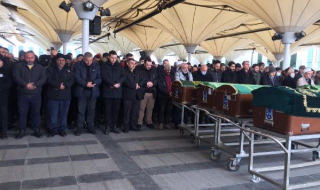 Şarkıcı Elvan Yılmaz, son yolcuğuna uğurlandı