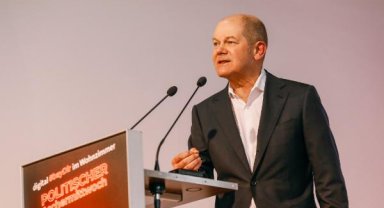 Scholz: Alman tankları, Rus topraklarına saldırı için kullanılmayacak