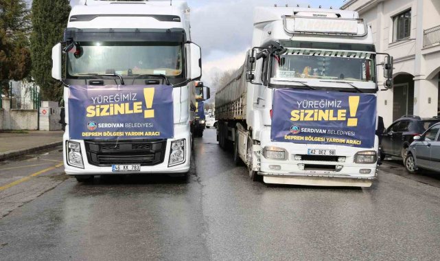 Serdivan Belediyesi'nin yardım tırları hareket etti