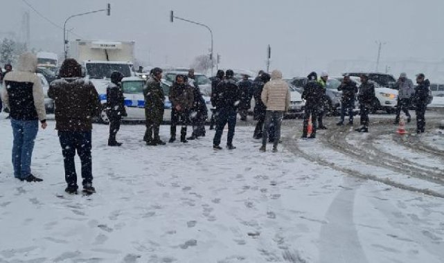 Siirt-Batman ve Tunceli-Erzincan kara yollarında ulaşıma kar engeli